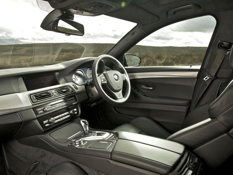  BMW M5 2011 года  (UK) (фото 33 из 36)